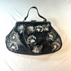 Alessandro Mari Italy Black Leather Embroidered Floral Frame Handbag‎ Kiss Lock